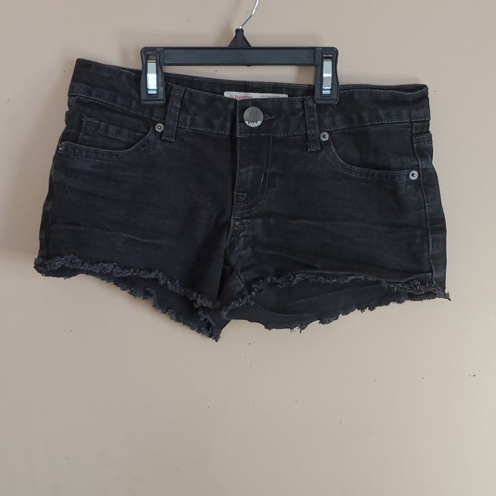 No Boundaries black jean shorts size 5